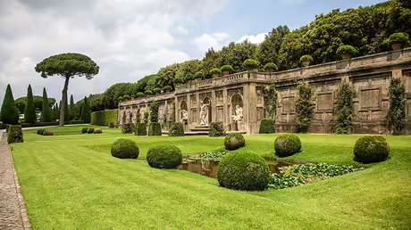 Die Gärten auf dem Gelände der Päpstlichen Villen in Castel Gandolfo am 11. Juni 2016. / © Stefano dal Pozzolo/Romano Siciliani (KNA) Die Gärten auf dem Gelände der Päpstlichen Villen in Castel Gandolfo am 11. Juni 2016. / © Stefano dal Pozzolo/Romano Siciliani (KNA)