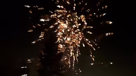Feuerwerk an Silvester / © Sr. Emmanuela Kohlhaas (privat) Feuerwerk an Silvester / © Sr. Emmanuela Kohlhaas (privat)