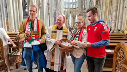 Ökumenischer und mehrsprachigen Gottesdienst zur EM am 15.06.2024 im Kölner Dom. / © Johannes Schröer (DR) Ökumenischer und mehrsprachigen Gottesdienst zur EM am 15.06.2024 im Kölner Dom. / © Johannes Schröer (DR)