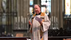 Ökumenischer und mehrsprachiger Gottesdienst zur EM am 15.06.2024 im Kölner Dom. / © Beatrice Tomasetti (DR) Ökumenischer und mehrsprachiger Gottesdienst zur EM am 15.06.2024 im Kölner Dom. / © Beatrice Tomasetti (DR)