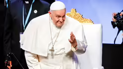 Ankunft von Papst Franziskus zur Abschlusssitzung des Mittelmeer-Treffens im Pharo-Palast im französischen Marseille am 23. September 2023 / © Lola Gomez/CNS photo/KNA (KNA) Ankunft von Papst Franziskus zur Abschlusssitzung des Mittelmeer-Treffens im Pharo-Palast im französischen Marseille am 23. September 2023 / © Lola Gomez/CNS photo/KNA (KNA)
