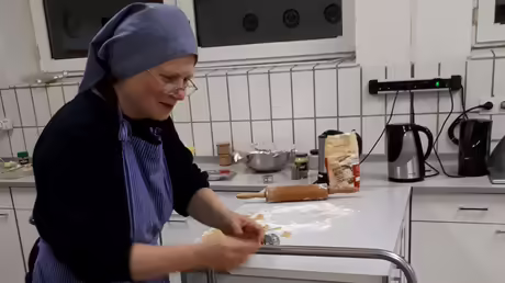 Plätzchen backen kurz vor Heiligabend / © Sr. Emmanuela Kohlhaas (privat) Plätzchen backen kurz vor Heiligabend / © Sr. Emmanuela Kohlhaas (privat)