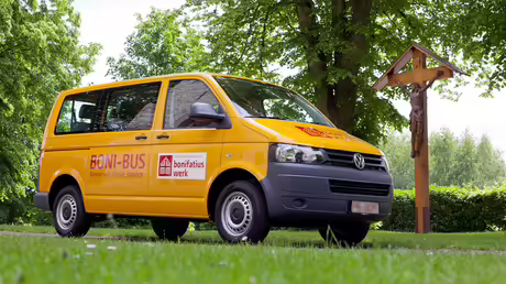 Ein BONI-Bus des Bonifatiuswerkes der deutschen Katholiken (Bonifatiuswerk) Ein BONI-Bus des Bonifatiuswerkes der deutschen Katholiken (Bonifatiuswerk)