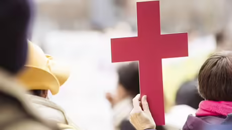 Das Purpurkreuz der kfd (kfd) Das Purpurkreuz der kfd (kfd)