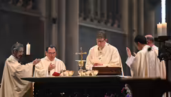 Pontifikalamt am dritten Sonntag der Osterzeit mit Rainer Maria Kardinal Woelki und Erzbischof Tarcisio Isao Kikuchi SVD / © Beatrice Tomasetti (DR) Pontifikalamt am dritten Sonntag der Osterzeit mit Rainer Maria Kardinal Woelki und Erzbischof Tarcisio Isao Kikuchi SVD / © Beatrice Tomasetti (DR)