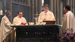 Pontifikalamt am dritten Sonntag der Osterzeit mit Rainer Maria Kardinal Woelki und Erzbischof Tarcisio Isao Kikuchi SVD / © Beatrice Tomasetti (DR) Pontifikalamt am dritten Sonntag der Osterzeit mit Rainer Maria Kardinal Woelki und Erzbischof Tarcisio Isao Kikuchi SVD / © Beatrice Tomasetti (DR)