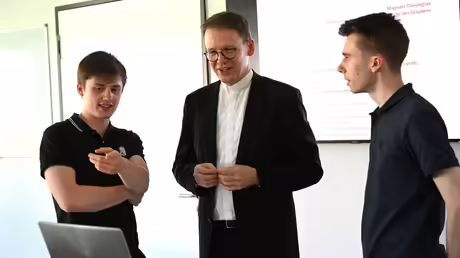 Die Überschaubarkeit der Hochschule erleichtert den persönlichen Kontakt / © Beatrice Tomasetti (DR) Die Überschaubarkeit der Hochschule erleichtert den persönlichen Kontakt / © Beatrice Tomasetti (DR)