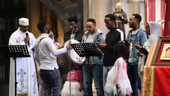 Auch ein Chor aus der eritreisch-katholischen Gemeinde ist an der musikalischen Gestaltung beteiligt. / © Beatrice Tomasetti (DR) Auch ein Chor aus der eritreisch-katholischen Gemeinde ist an der musikalischen Gestaltung beteiligt. / © Beatrice Tomasetti (DR)