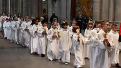 Hochamt mit Erstkommunionfeier am sechsten Sonntag der Osterzeit im Kölner Dom / © Beatrice Tomasetti (DR) Hochamt mit Erstkommunionfeier am sechsten Sonntag der Osterzeit im Kölner Dom / © Beatrice Tomasetti (DR)