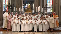 Hochamt mit Erstkommunionfeier am sechsten Sonntag der Osterzeit im Kölner Dom / © Beatrice Tomasetti (DR) Hochamt mit Erstkommunionfeier am sechsten Sonntag der Osterzeit im Kölner Dom / © Beatrice Tomasetti (DR)
