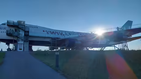Ins Flugzeug Ins Flugzeug