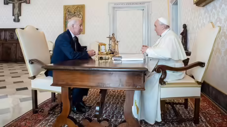 Joe Biden und Papst Franziskus / © Romano Siciliani (KNA) Joe Biden und Papst Franziskus / © Romano Siciliani (KNA)