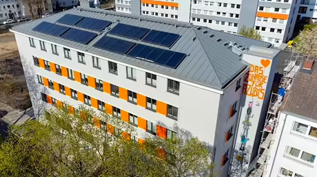 Luftaufnahme des Kolpinghaus in Köln-Ehrenfeld. (Kolping jugendwohnen, Köln Ehrenfeld gGmbH) Luftaufnahme des Kolpinghaus in Köln-Ehrenfeld. (Kolping jugendwohnen, Köln Ehrenfeld gGmbH)