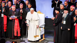 Papst Franziskus beim Abschluss des Mittelmeer-Treffens
/ © Lola Gomez (KNA) Papst Franziskus beim Abschluss des Mittelmeer-Treffens
/ © Lola Gomez (KNA)