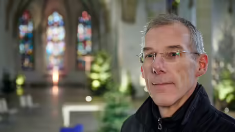 Pfarrer Bernd Mönkebüscher, Mitinitiator von #OutInChurch / © Bernd Thissen (dpa) Pfarrer Bernd Mönkebüscher, Mitinitiator von #OutInChurch / © Bernd Thissen (dpa)