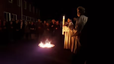 Osternacht im Kloster der Benediktinerinnen in Düsseldorf-Angermund (DR) Osternacht im Kloster der Benediktinerinnen in Düsseldorf-Angermund (DR)