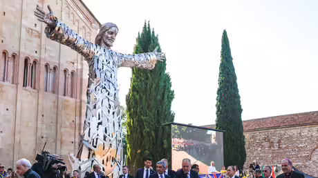 Diese Statue soll umziehen / © Lola Gomez (KNA) Diese Statue soll umziehen / © Lola Gomez (KNA)
